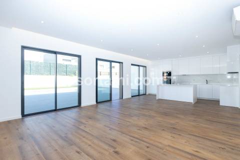 Moradia Isolada T4 Venda em Quarteira,Loulé