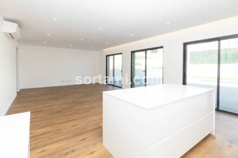 Moradia Isolada T4 Venda em Quarteira,Loulé