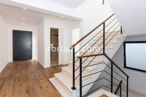 Moradia Isolada T4 Venda em Quarteira,Loulé