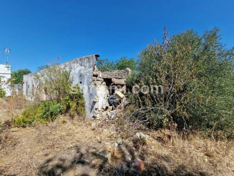 Moradia Devoluta  Venda em Santa Bárbara de Nexe,Faro