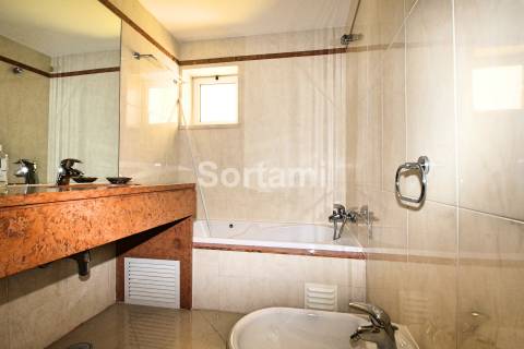 Apartamento T3 Venda em Quarteira,Loulé