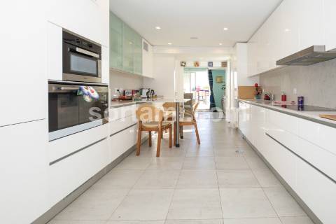 Apartamento T4 Venda em Quarteira,Loulé