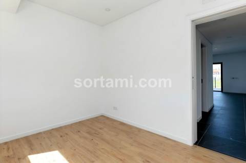 Moradia Isolada T4 Venda em Quarteira,Loulé