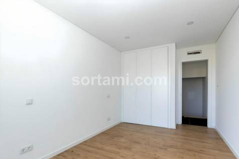 Moradia Isolada T4 Venda em Quarteira,Loulé