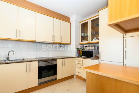 Apartamento T3 Venda em Quarteira,Loulé