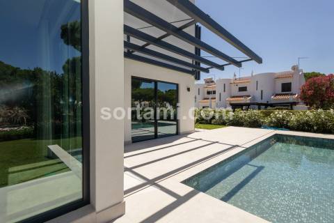 Moradia Isolada T4 Venda em Quarteira,Loulé