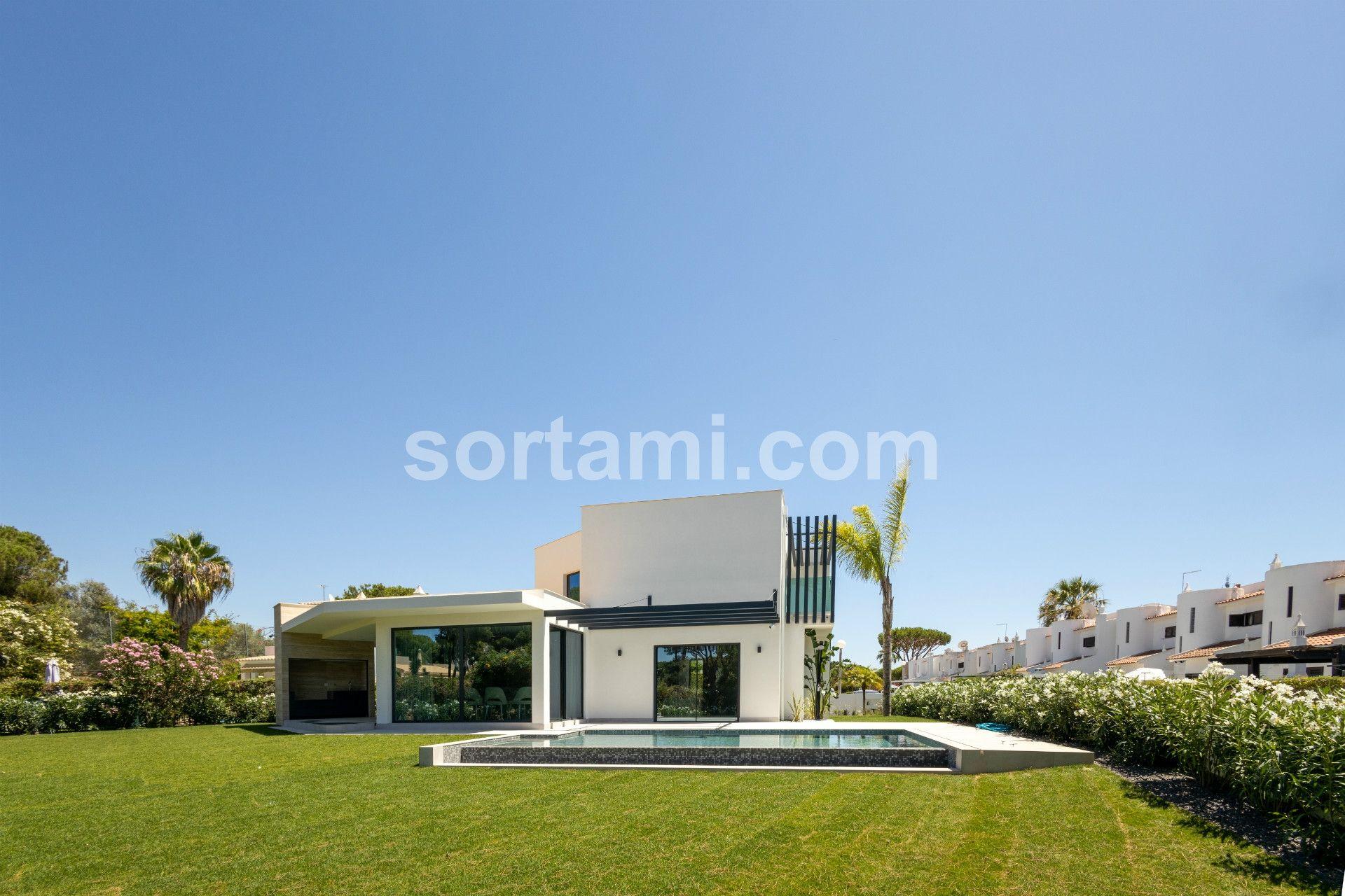 Moradia Isolada T4 Venda em Quarteira,Loulé