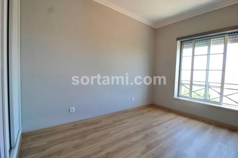 Apartamento T0+3 Venda em Albufeira e Olhos de Água,Albufeira
