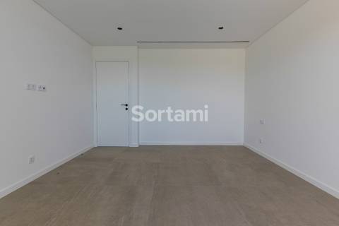 Moradia Isolada T4 Venda em Quarteira,Loulé