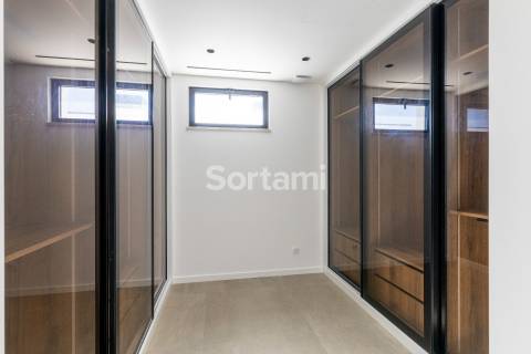 Moradia Isolada T4 Venda em Quarteira,Loulé