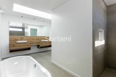 Moradia Isolada T4 Venda em Quarteira,Loulé