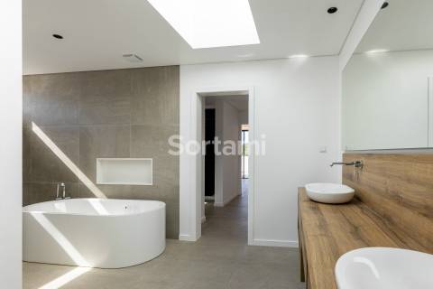 Moradia Isolada T4 Venda em Quarteira,Loulé