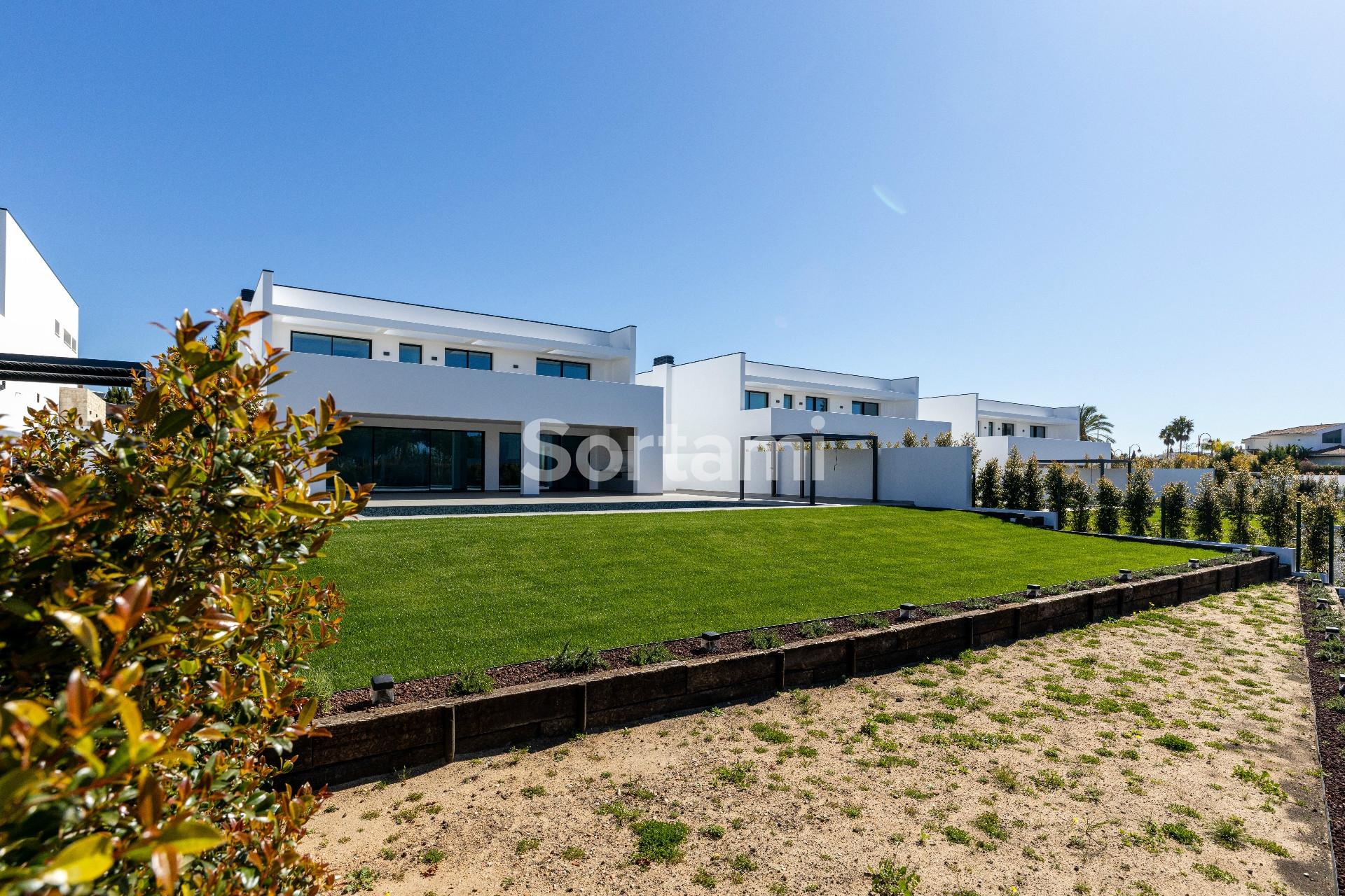 Moradia Isolada T4 Venda em Quarteira,Loulé