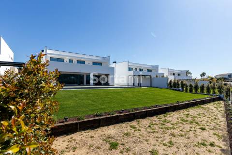 Moradia Isolada T4 Venda em Quarteira,Loulé