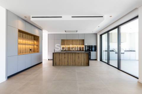 Moradia Isolada T4 Venda em Quarteira,Loulé