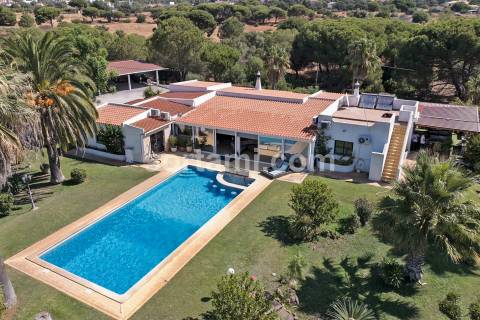 Moradia Isolada T4 Venda em Quarteira,Loulé