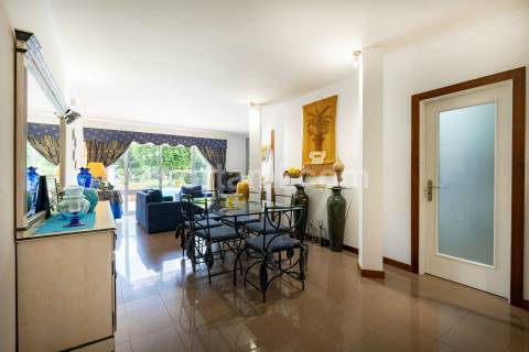 Moradia Geminada T3 Venda em Quarteira,Loulé