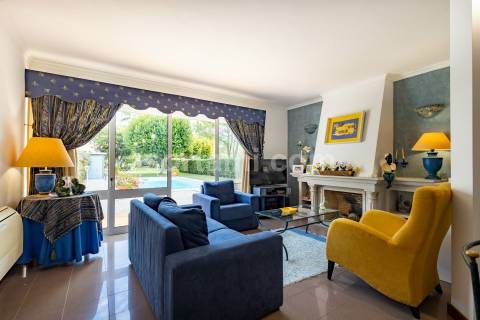 Moradia Geminada T3 Venda em Quarteira,Loulé