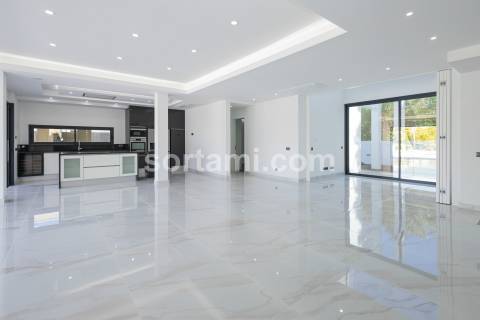 Moradia Isolada T3+1 Venda em Quarteira,Loulé