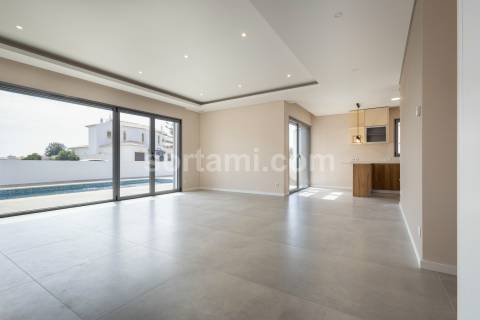 Moradia Isolada T4 Venda em Albufeira e Olhos de Água,Albufeira