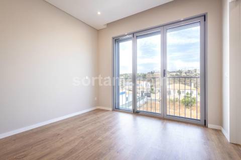 Moradia Isolada T4 Venda em Albufeira e Olhos de Água,Albufeira