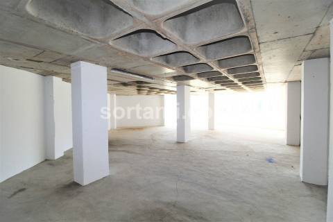 Armazém  Venda em Silves,Silves