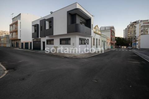 Moradia em Banda T3 Venda em Faro (Sé e São Pedro),Faro