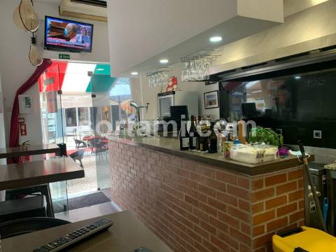 Loja  Venda em Quarteira,Loulé