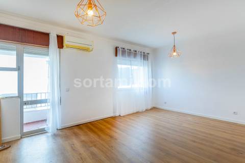 Apartamento T0 Venda em Quarteira,Loulé