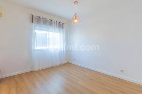 Apartamento T0 Venda em Quarteira,Loulé