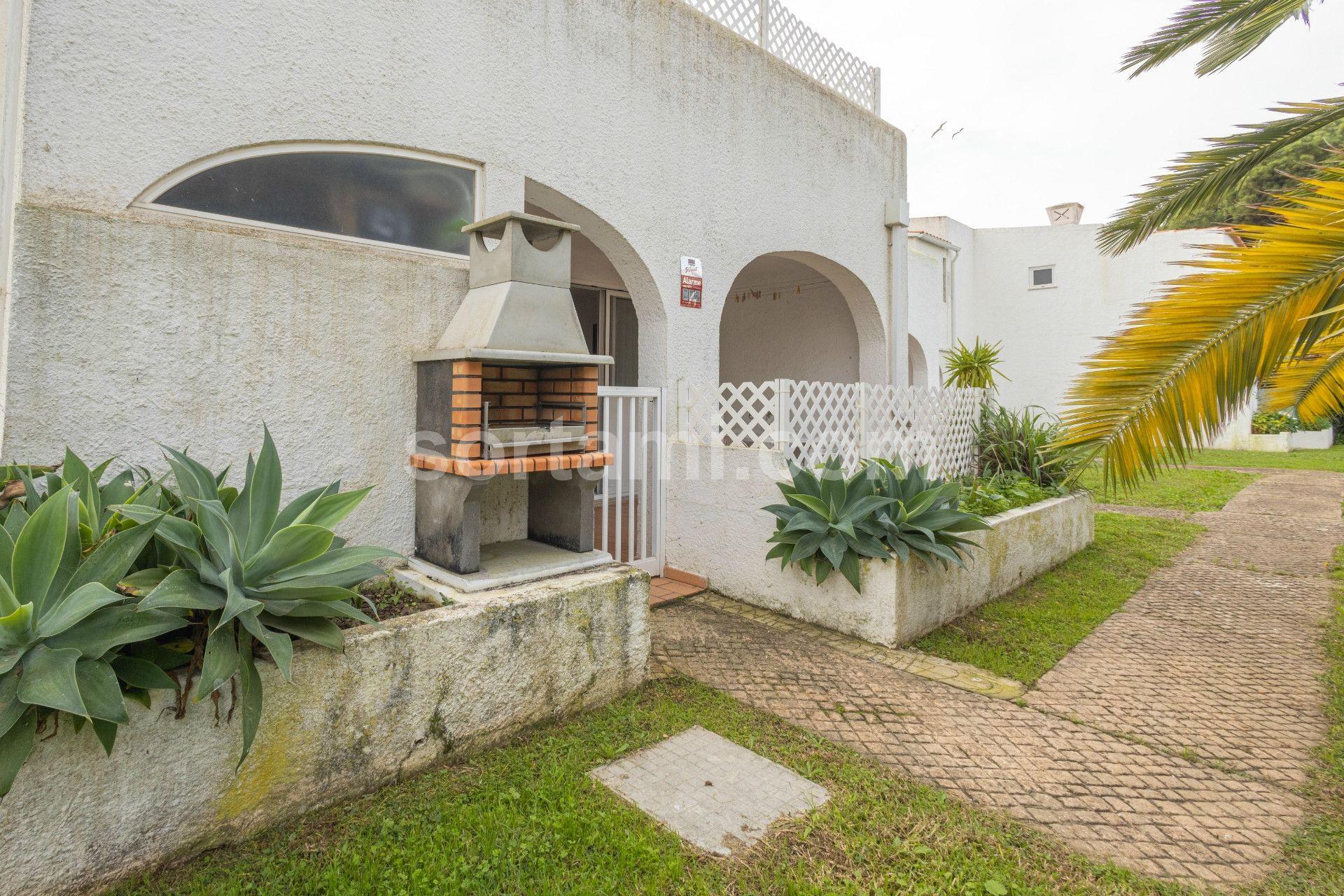 Moradia em Banda T2 Venda em Quarteira,Loulé