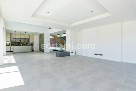 Moradia Isolada T4+1 Venda em Quarteira,Loulé