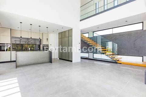 Moradia Isolada T4+1 Venda em Quarteira,Loulé