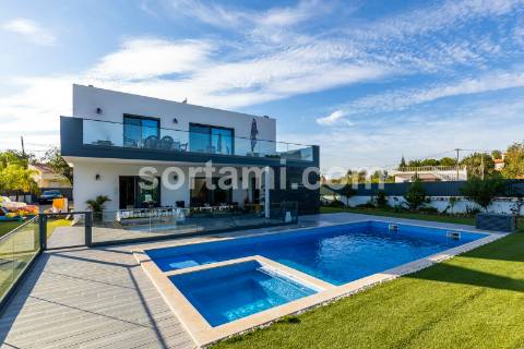 Moradia Isolada T5 Venda em Almancil,Loulé