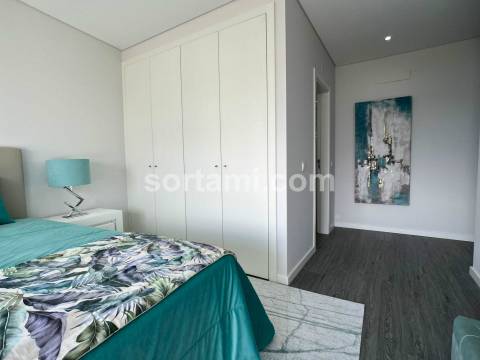 Apartamento T3 Venda em Quelfes,Olhão