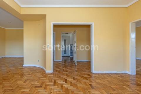 Apartamento T5 Venda em Vila Nova de Famalicão e Calendário,Vila Nova de Famalicão