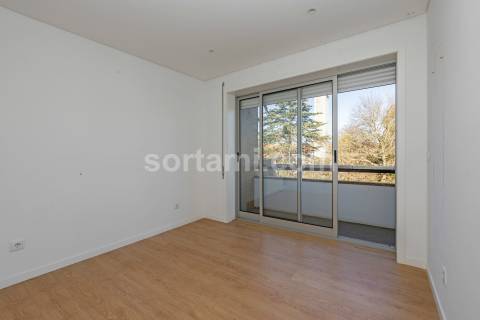 Apartamento T5 Venda em Vila Nova de Famalicão e Calendário,Vila Nova de Famalicão