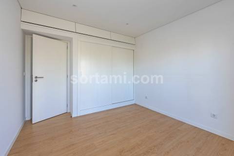 Apartamento T5 Venda em Vila Nova de Famalicão e Calendário,Vila Nova de Famalicão