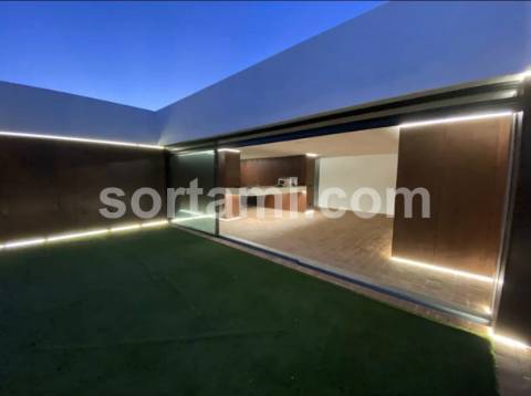 Moradia Isolada T3 Venda em Santa Bárbara de Nexe,Faro