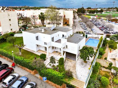 Moradia Isolada T4+3 Venda em Albufeira e Olhos de Água,Albufeira