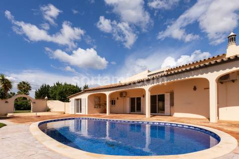 Moradia Isolada T3+1 Venda em Almancil,Loulé