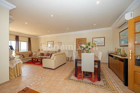 Moradia Isolada T4 Venda em Quarteira,Loulé