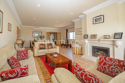 Moradia Isolada T4 Venda em Quarteira,Loulé