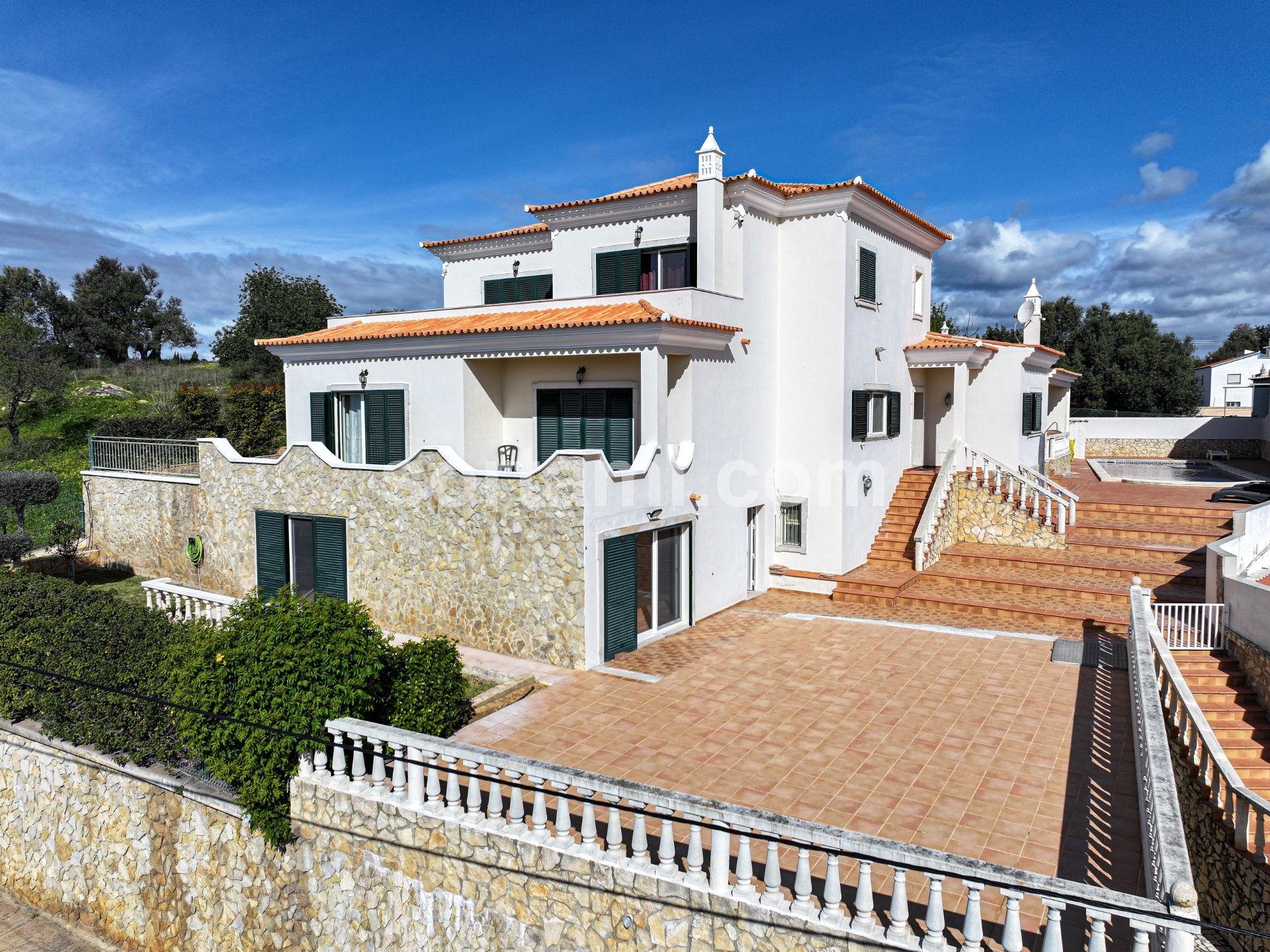 Moradia Isolada T4 Venda em Quarteira,Loulé