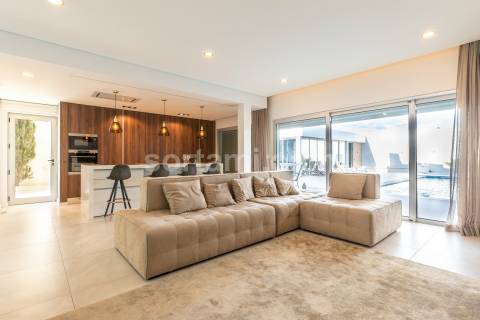 Moradia Geminada T3+2 Venda em Montenegro,Faro