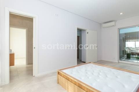 Moradia Geminada T3+2 Venda em Montenegro,Faro