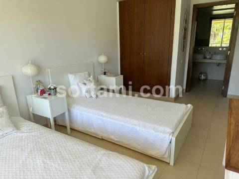 Apartamento T2 Venda em Guia,Albufeira