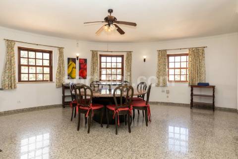 Moradia Isolada T5 Venda em Albufeira e Olhos de Água,Albufeira