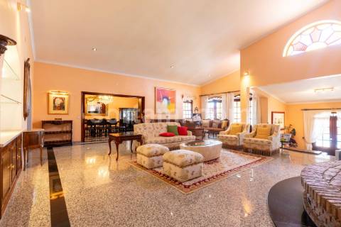 Moradia Isolada T5 Venda em Albufeira e Olhos de Água,Albufeira