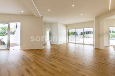 Moradia Isolada T4 Venda em Quarteira,Loulé